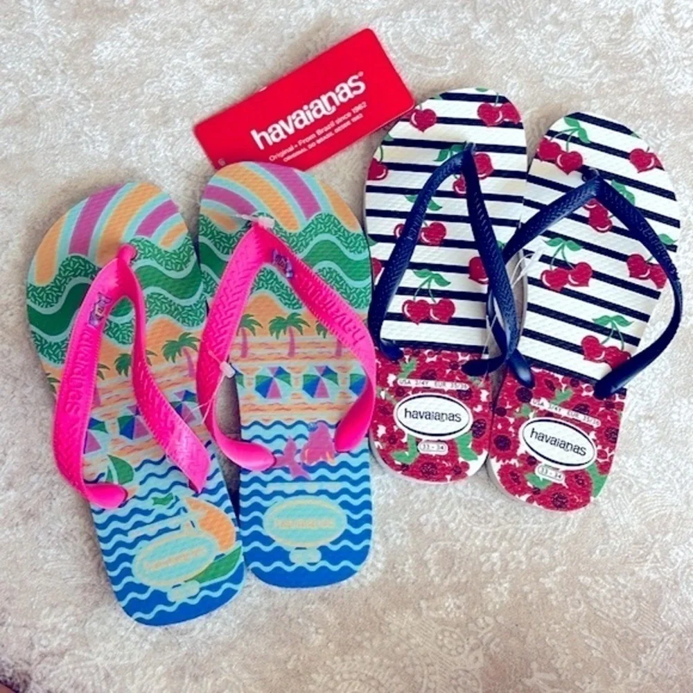 Brand New Havaianas Set of 2 Pairs Girls Flip Flops Mermaid Sea Glitter Cherries